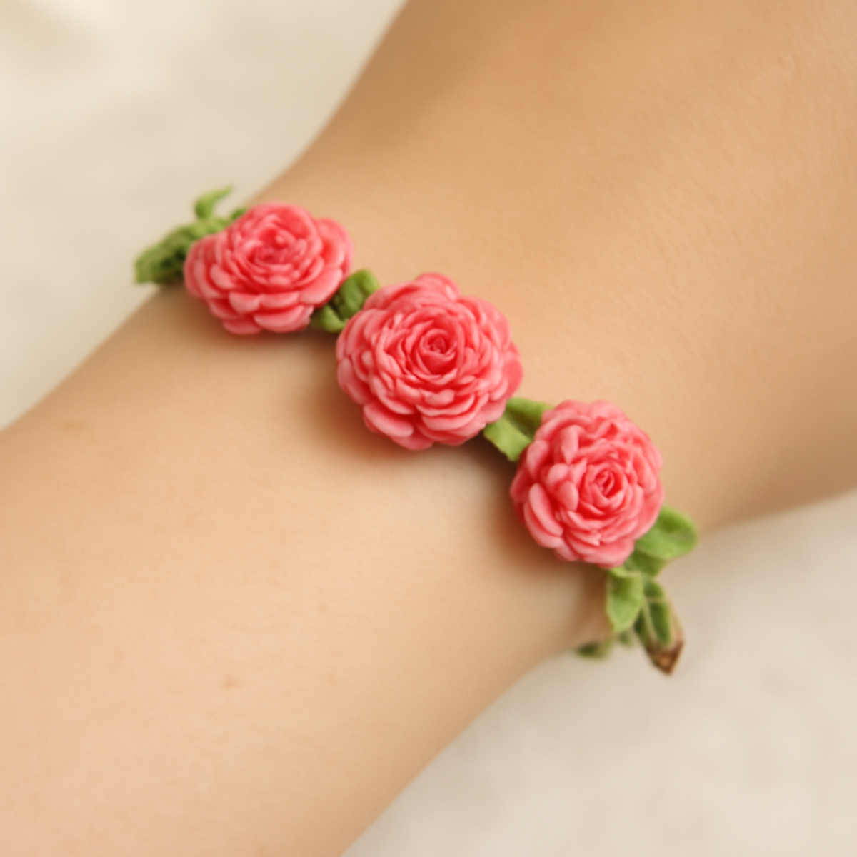 Charming Crochet Rose Bracelet: A Touch of Floral Elegance
